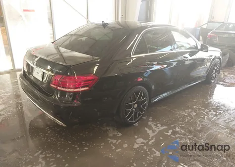 2015 Mercedes-Benz E 350 4Matic z USA, uszkodzony, nr VIN WDDHF8JBXFB132329